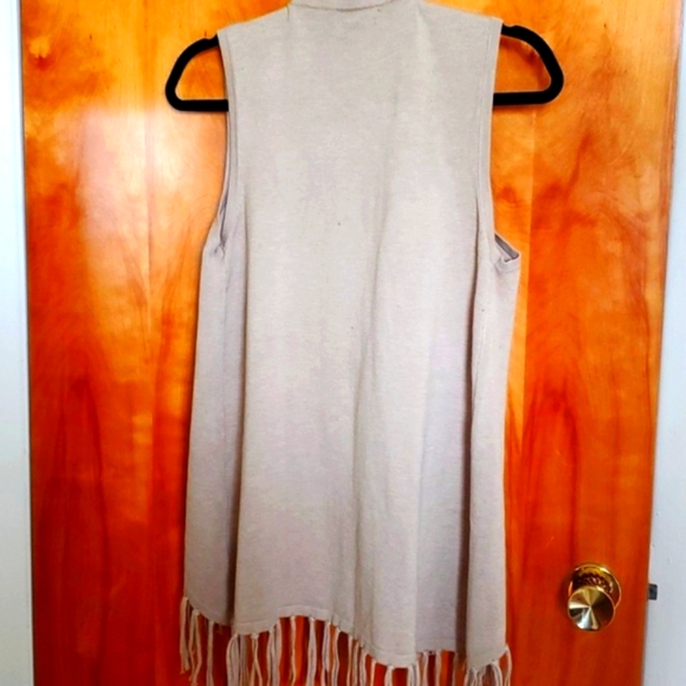 Fringe vest - Picture 2 of 4